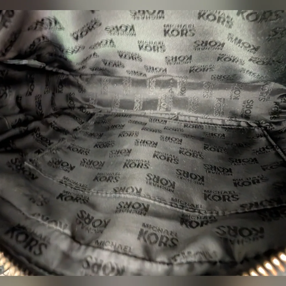 Michael Kors Selma Black Saffiano Leather Studded Crossbody Excellent! - Picture 7 of 11